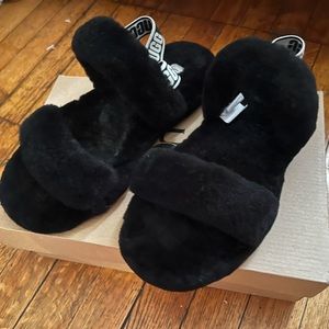 Black fur UGG slippers worn only 2ce